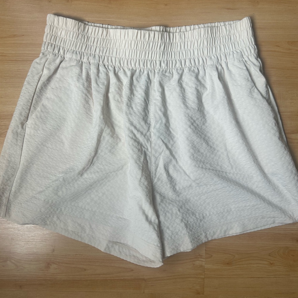 Vuori Cream Textured Shorts